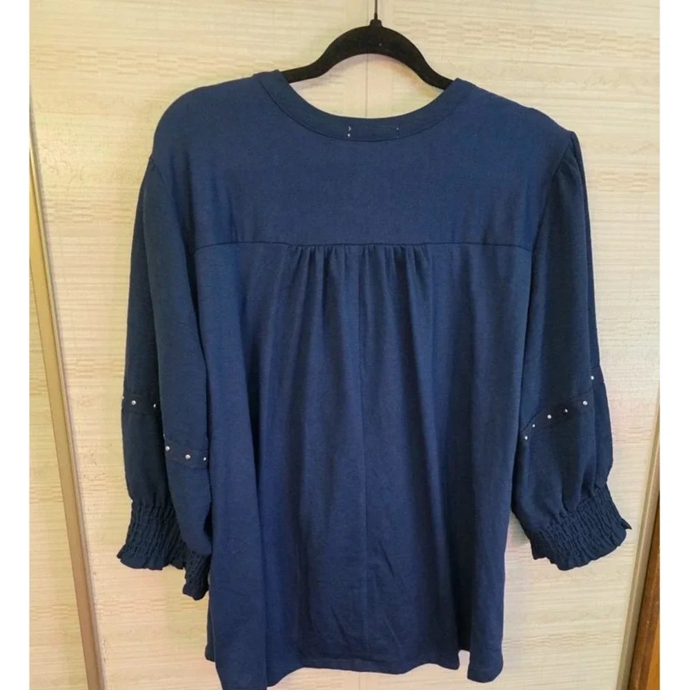 Notations Woman Navy Blue Studded Split Neck Blouse 2X Smocked Cuff Top